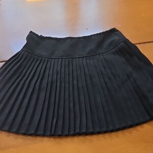Women's Black Pleated Mini Skirt - Sleek Everyday Style